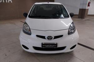 Toyota Aygo 1.0 12V VVT-i 5 porte - ok neopatentat