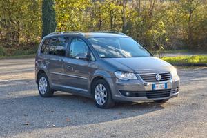 Volkswagen Touran 1.4 16V TSI 170CV DSG Highline 2