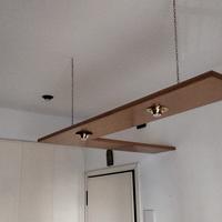mensolone con faretti da soffitto 