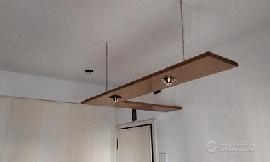 mensolone con faretti da soffitto 