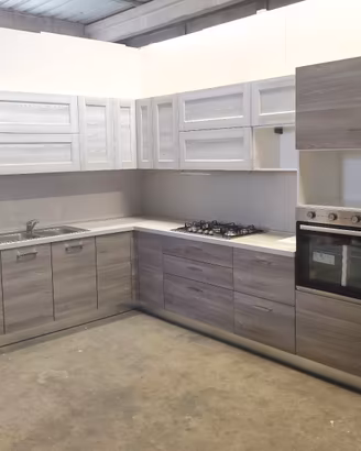 Cucina doppio colore fine serie, modificabile!