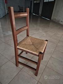 tavolo con 4 sedie in legno