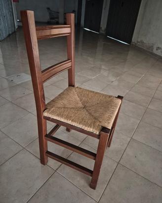 tavolo con 4 sedie in legno