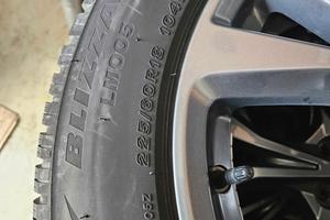 Gomme bridgestone 225/60 R18
