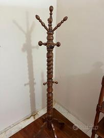 Appendiabiti a piantana in legno massello, tornito