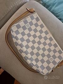 Pochette accessoires louis vuitton