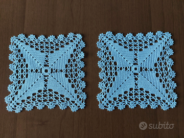 2 centrini quadrati fatti a mano ad uncinetto