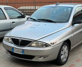 Lancia y 2001 1.2