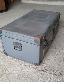 Antico baule militare Del 1970