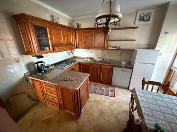 Cucina Del Tongo legno massello e  granito