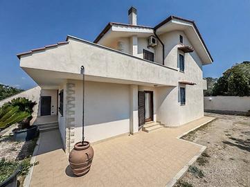 Villa di 160 m² con 4 locali a Roma