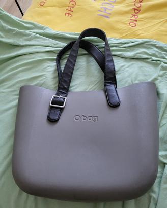 Borsa O bag a spalle