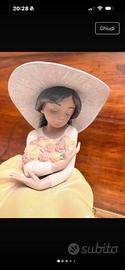 Statuetta in porcellana Lladro’ “bimba con fiori”