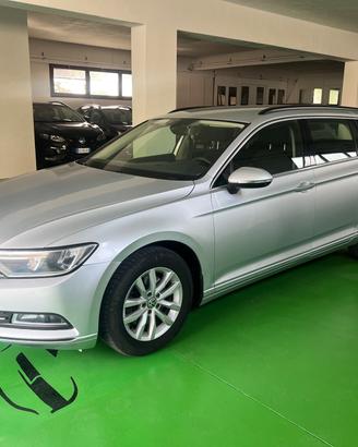 Volkswagen Passat Variant 1.6 TDI DSG Comfortline