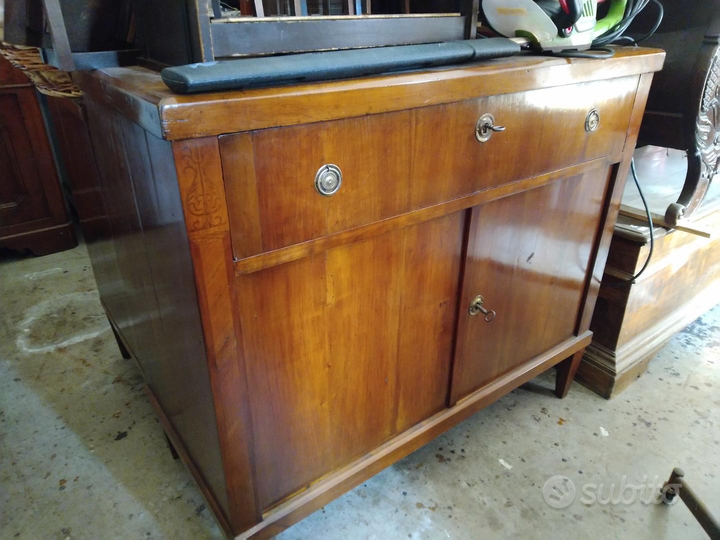 CREDENZA A DUE PORTE BIEDERMEIER DELLA META' 800 Collezionismo In