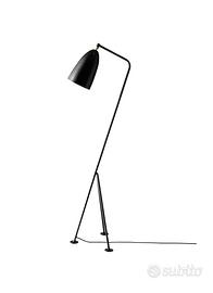 Lampada da terra Gubi, colore Nero