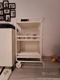 Carrello in metallo