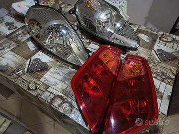 fari posteriori e fari anteriori fiat grande punto