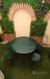 set da giardino composto da tavolo  e 4 sedie 