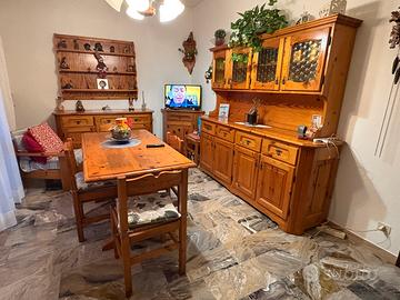 Soggiorno in pino stile tirolese