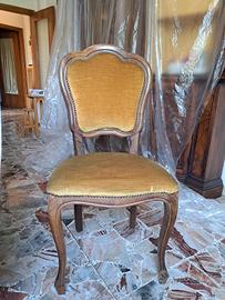 Sedie in legno lavorato