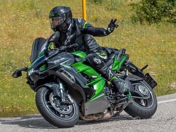 Kawasaki h2 sx se performance tourer plus