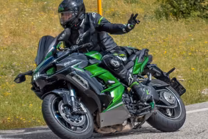 Kawasaki h2 sx se performance tourer plus
