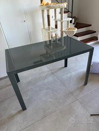 Tavolo in vetro