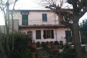 APPARTAMENTO in CAMPAGNA con TERRENO e ANNESSI