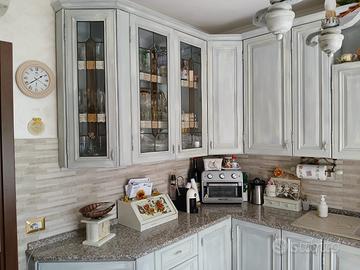 Cucina in noce color Shabby