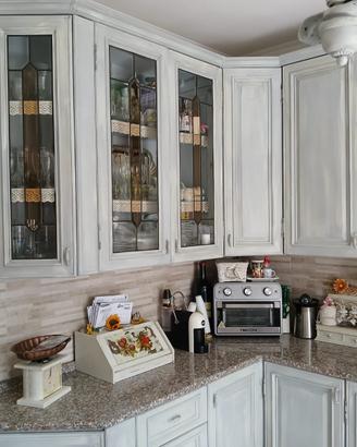 Cucina in noce color Shabby