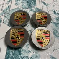 Set di quattro coprimozzi Porsche