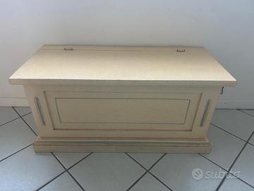 Cassapanca in legno