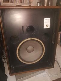 JBL L200