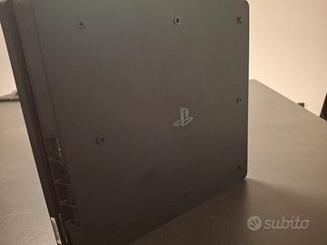 Playstation 4 slim con 12 giochi