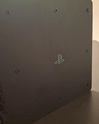 Playstation 4 slim con 12 giochi