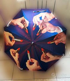 Ombrello "Toiletpaper" by Maurizio Cattelsn