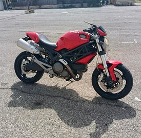 Ducati Monster 696