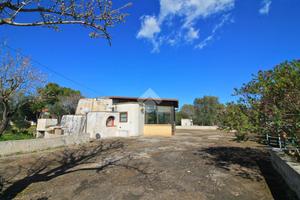 CASA DI CORTE A OSTUNI