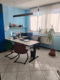 Una stanza di ufficio