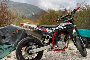 SWM motard 125