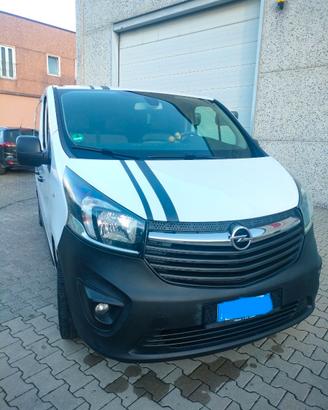 Opel Vivaro H1 L1  9 posti +Gancio Traino 