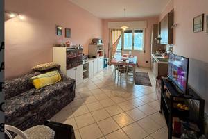 Appartamento + cantina zona Bambinello Gesù
