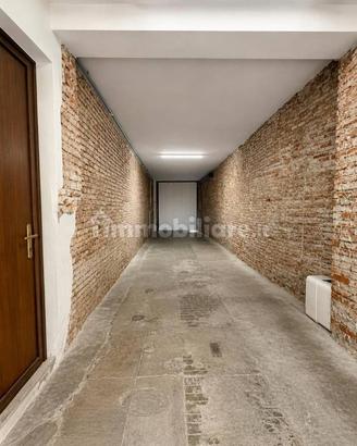 Garage 97mq+immobile comm. vicenza centro storico