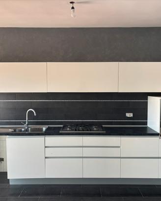 Cucina moderna lineare  DEL TONGO