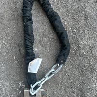catena con lucchetto per moto