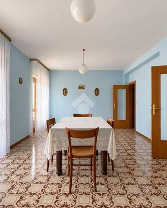 4 LOCALI A SAN GIOVANNI ROTONDO