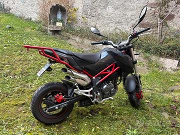 Benelli tnt 125