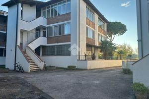 4 LOCALI A COMACCHIO