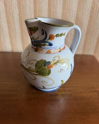Brocca in ceramica dipinta a mano – Decoro floreal